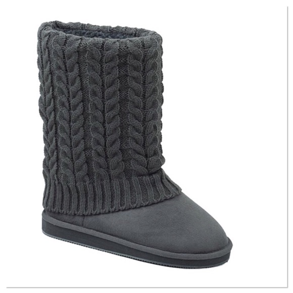 Boutique Shoes - Gray Cable-Knit Boots Boutique Shoes - Gray Cable-Knit Boots