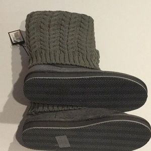 Boutique Shoes - Gray Cable-Knit Boots Boutique Shoes - Gray Cable-Knit Boots