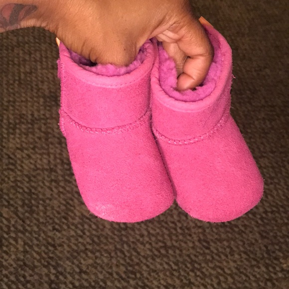 Ugg pink Jesse Bow - Picture 3 of 4