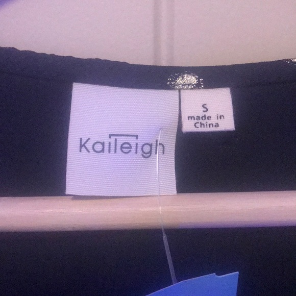 Kaileigh - Watsonville V Neck Blouse - Picture 2 of 3