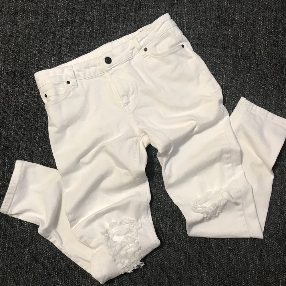ASOS White Destroyed Knee Jeans Size 30x32