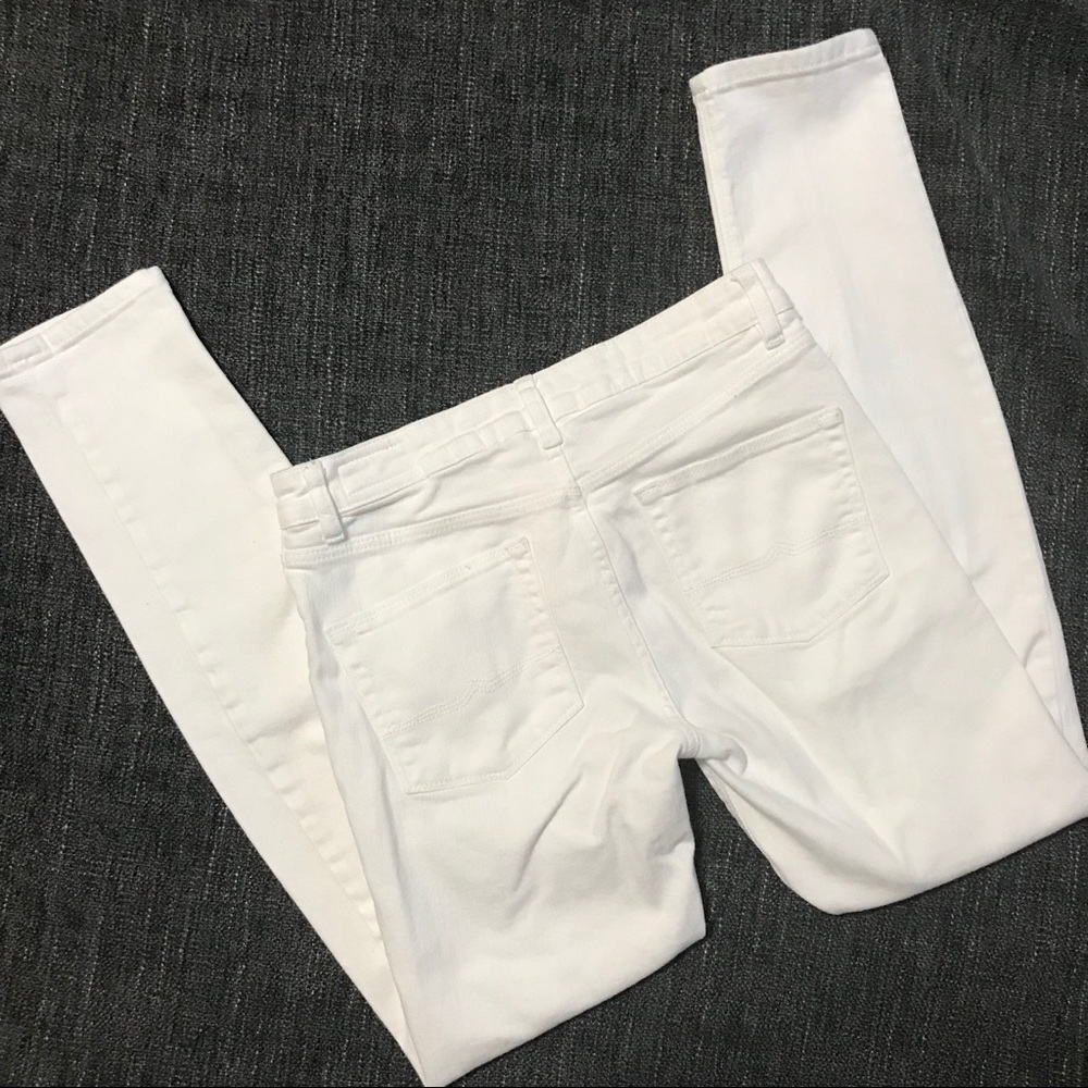 ASOS White Destroyed Knee Jeans Size 30x32 - Picture 2 of 8