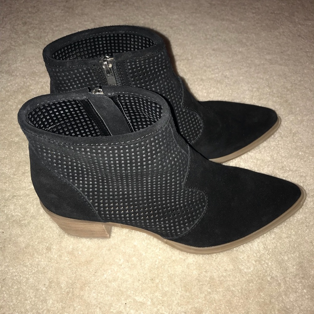 EUC Steve Madden Black Booties