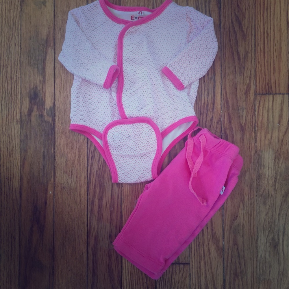 Magnetic Closure Onesie w/Matching Leggings