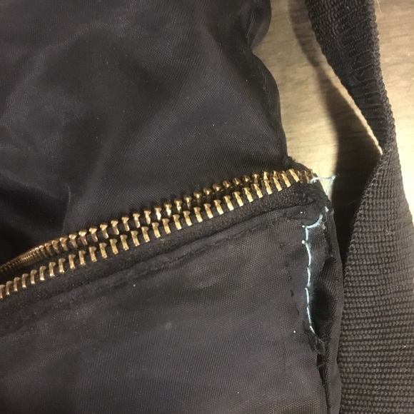 Skip Hop Diaper Bag, good condition, 1 torn zipper - Picture 3 of 4