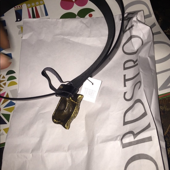 Leather belt with feline buckle - Picture 2 of 2