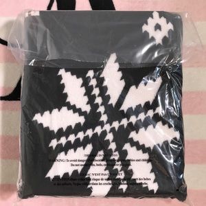 VS Pink Black White Snowflake Cozy Blanket