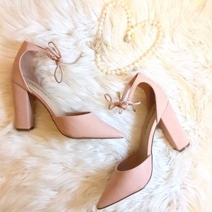 ❄️NEW LISTING❄️ Blush Pointy Toe Chic Pumps