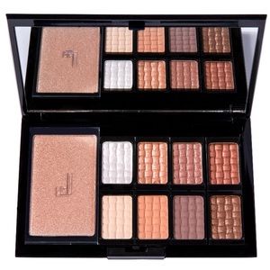 NEW Doucce Eyeshadow Pro Pallete: Nude