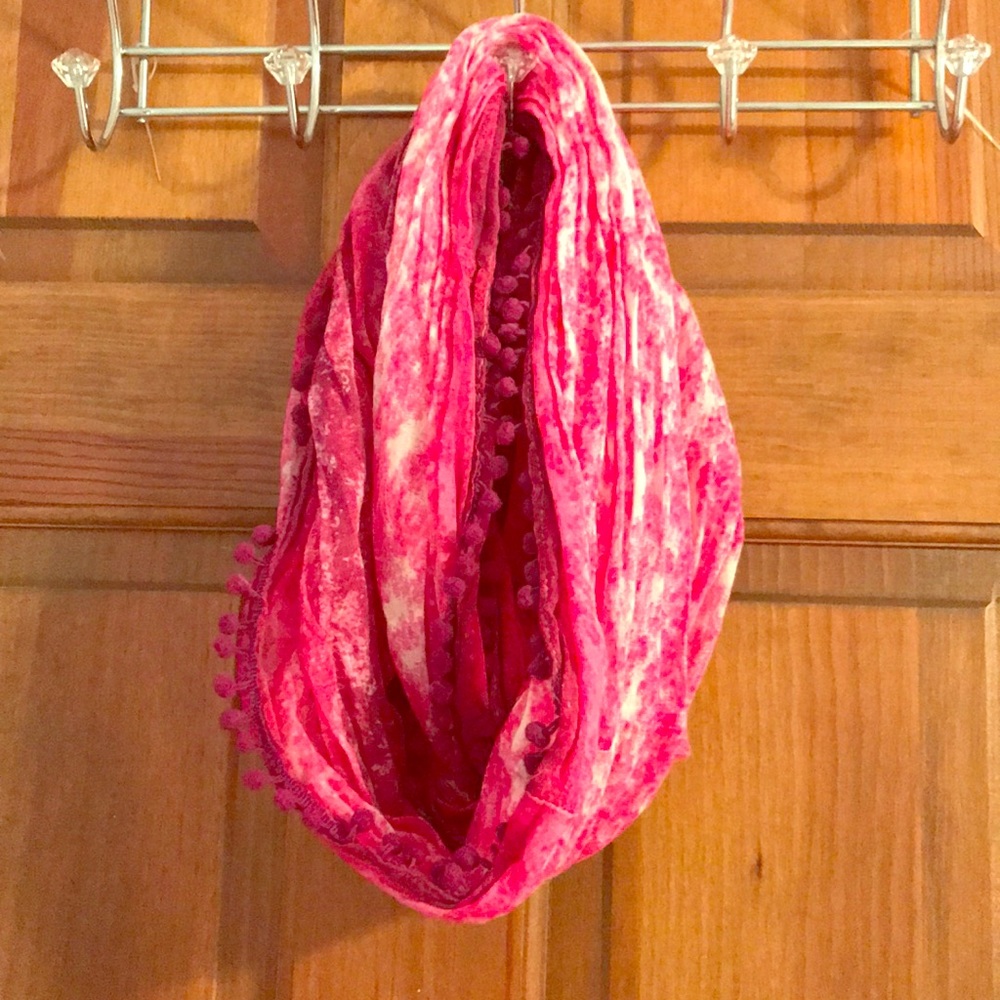 American Eagle Infiniti Scarf