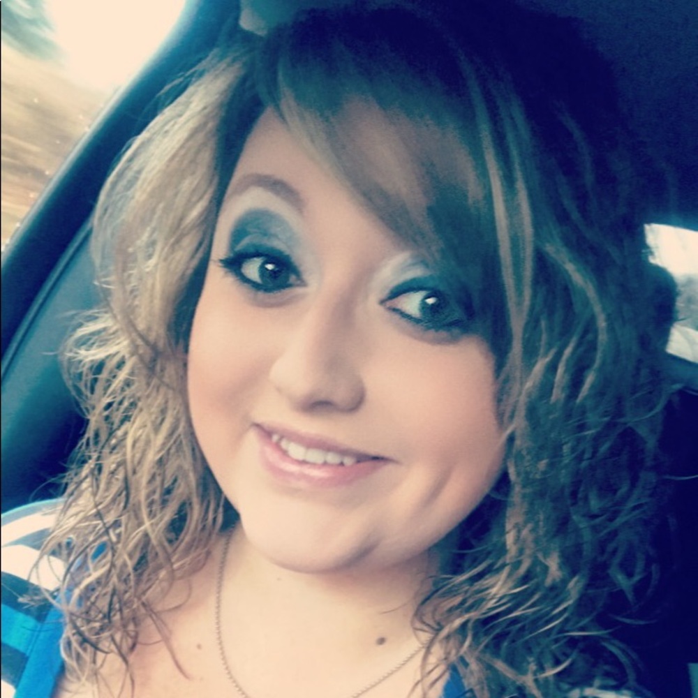 Meet your Posher, Kayla
