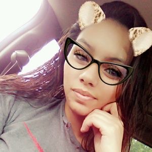 Meet your Posher, Jasmine