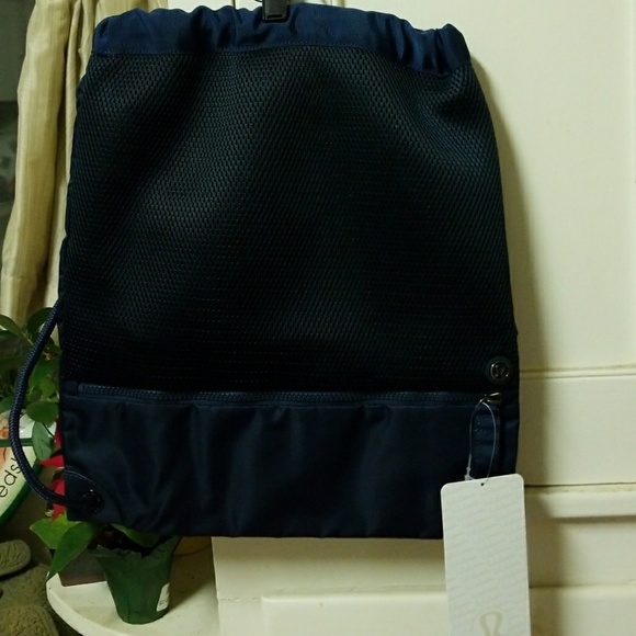 lululemon athletica Handbags - SALE:Lululemon Go Lightly Cinch Bag-NWT