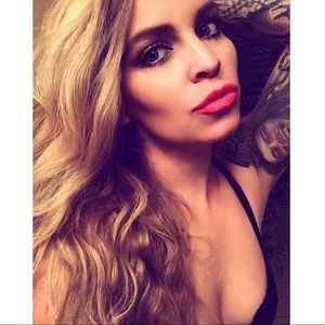 Meet your Posher, Kara