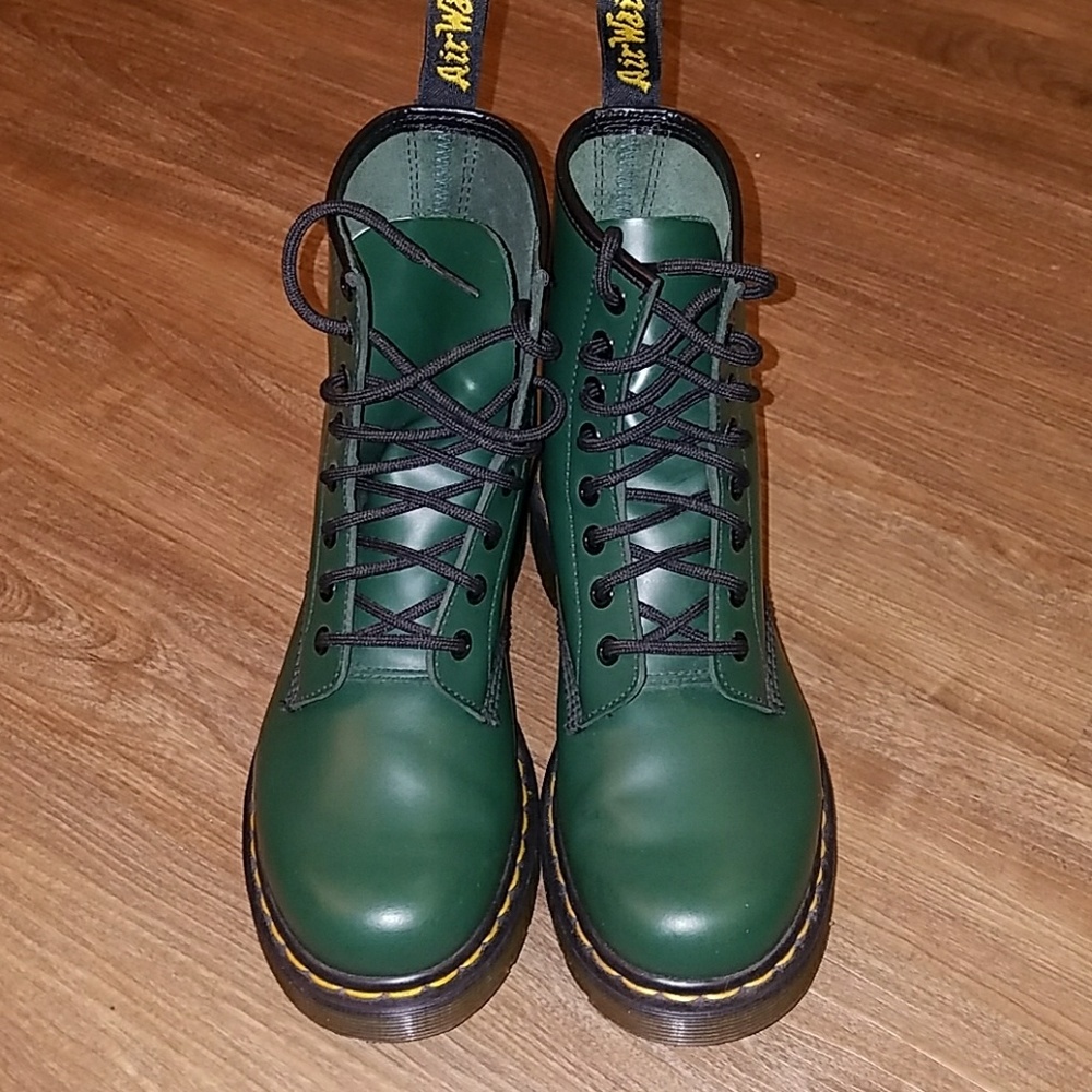 Doc martens womens size 7 W, green boots