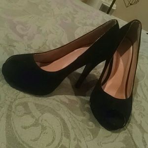 Open toe black heels