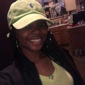 Meet your Posher, April