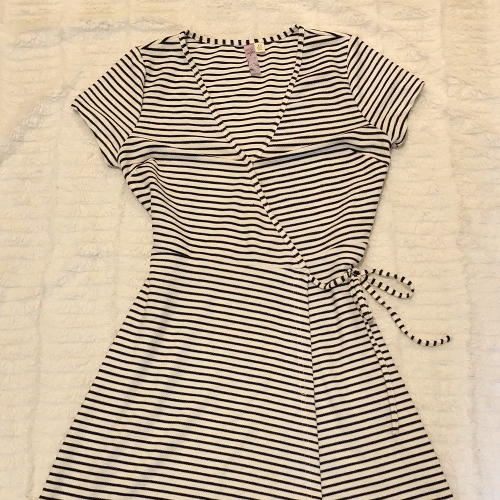 Francesca’s Wrap Dress Black and White Striped XS