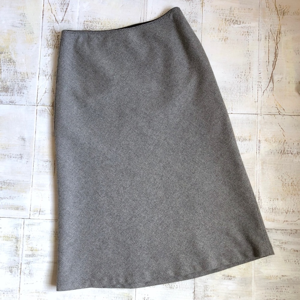 {GAP} Gray Herringbone Skirt