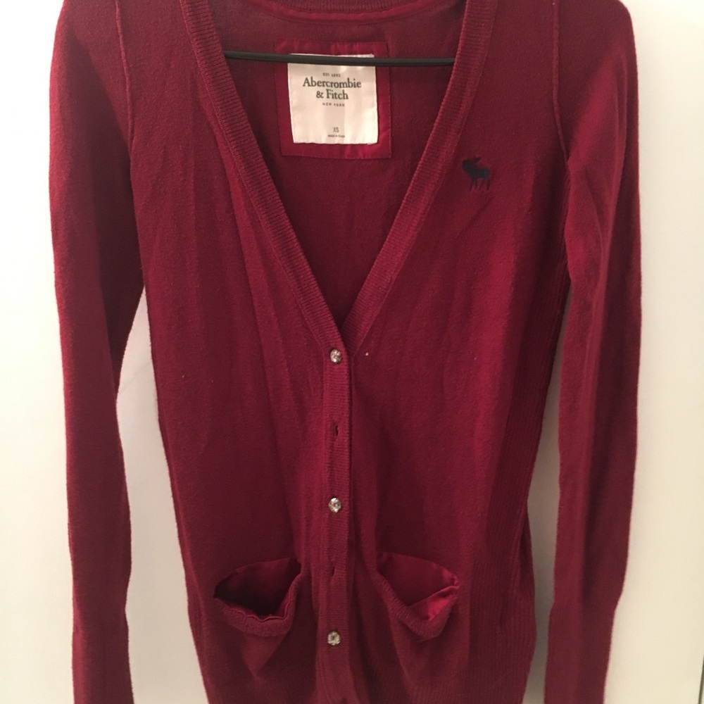 Maroon Abercrombie cardigan