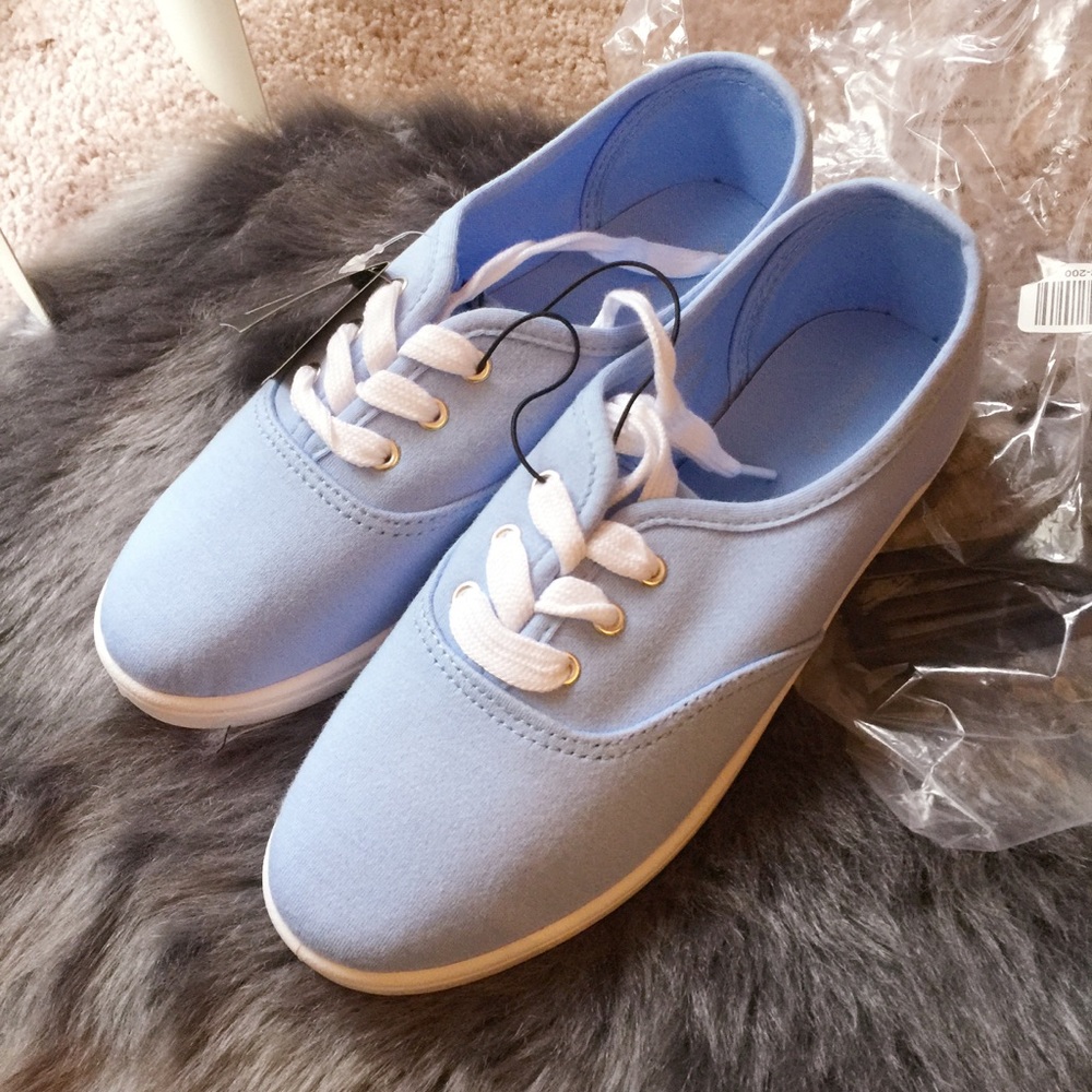 NWT Forever 21 Baby Blue Lace up canvas plimsolls - Picture 2 of 8