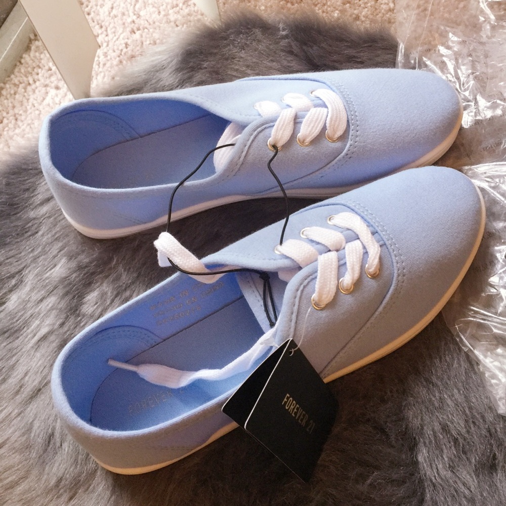 NWT Forever 21 Baby Blue Lace up canvas plimsolls - Picture 3 of 8