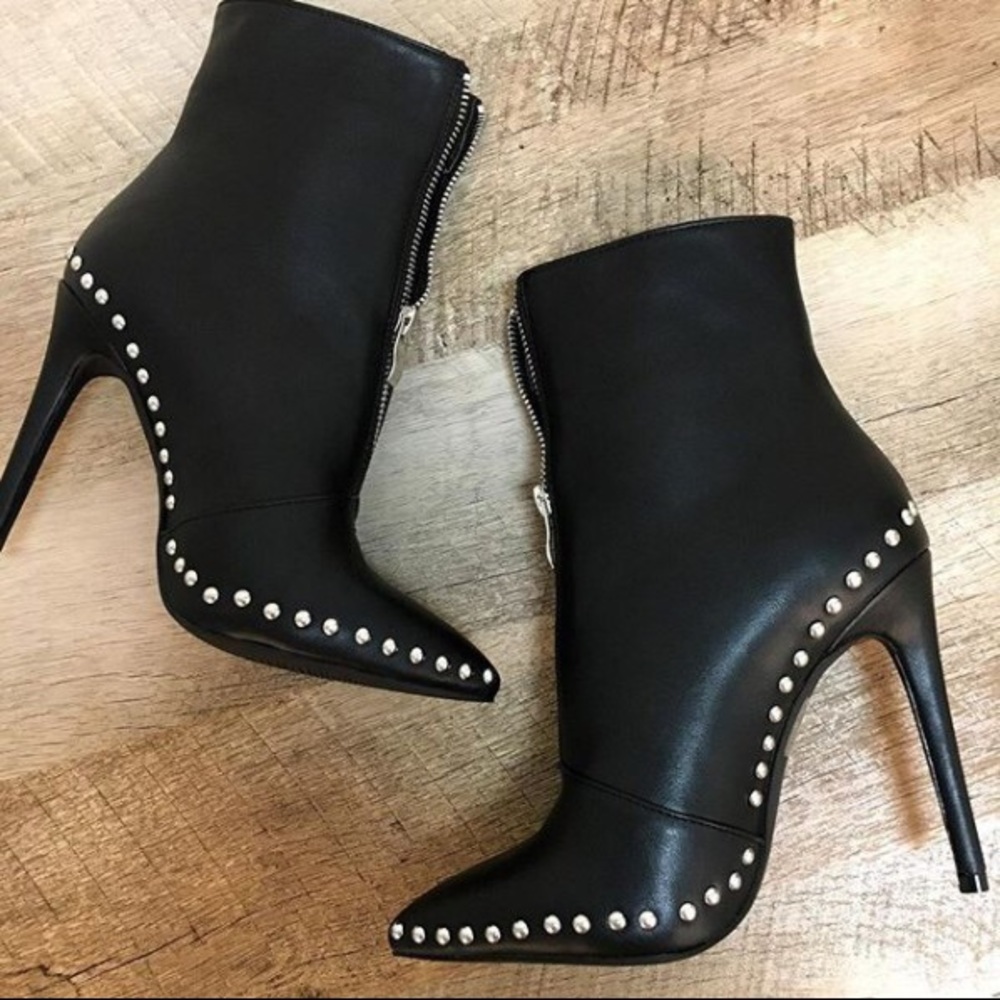 BLACK VEGAN LEATHER BOOTIES