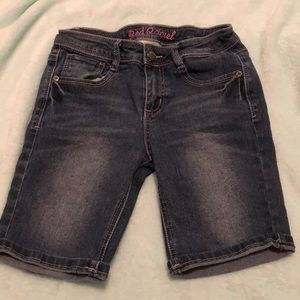 Red camel long shorts