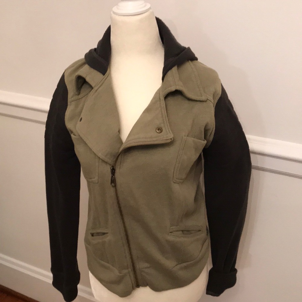 Billabong women’s hoodie size medium