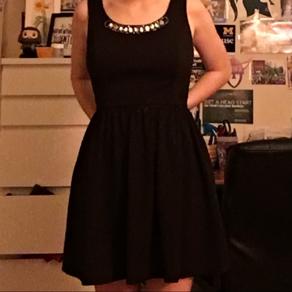 Black dress - Picture 1 of 4
