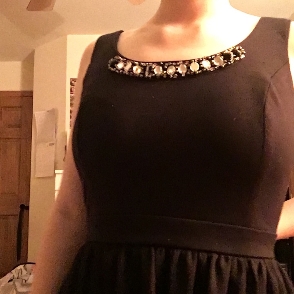Black dress - Picture 4 of 4