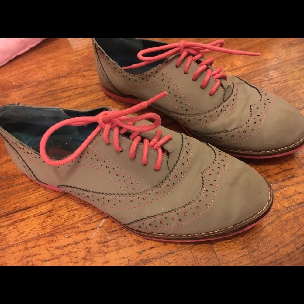 Pink/grey sz 7 cute shoes