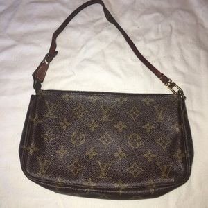 Louis Vuitton 💯Authentic Monogram Canvas Pochette