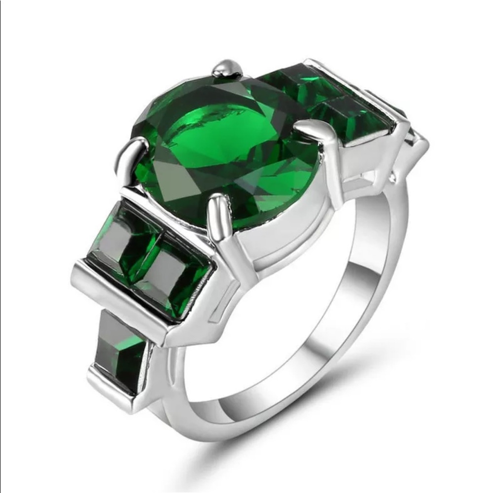 Elegant Emerald 10k White Gold Filled Ring Size 6