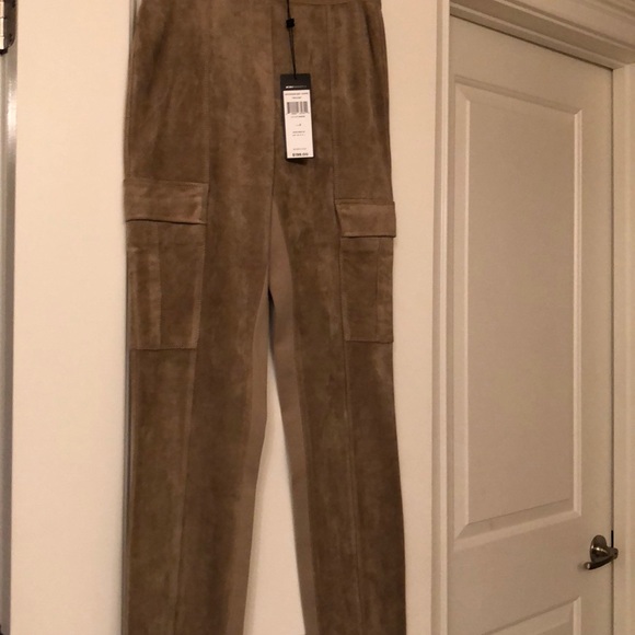 Khaki color pant - Picture 2 of 2