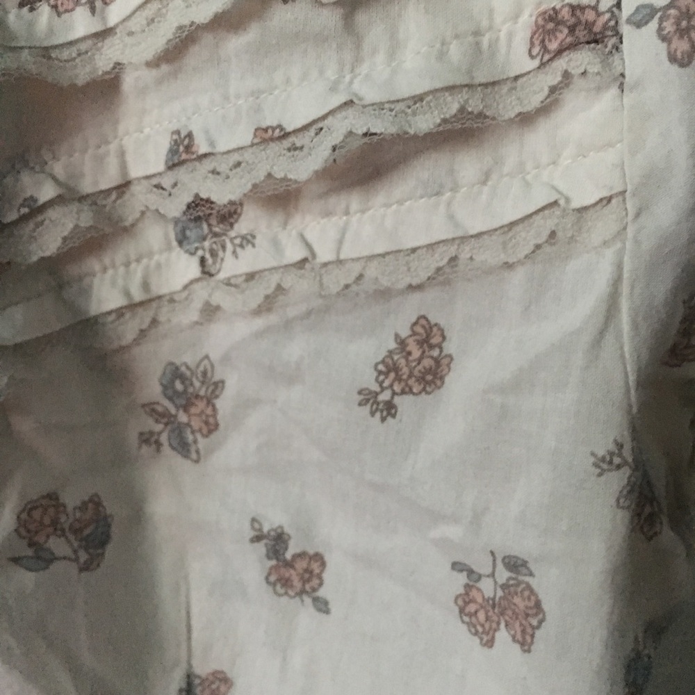 H&M button down top - Picture 4 of 4