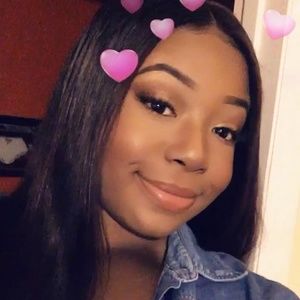 Meet your Posher, Destini