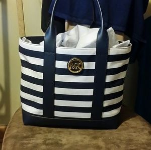 Beautiful authentic Michael kors bag