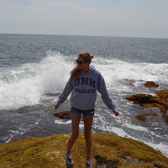 Meet your Posher, Ava - Picture 1 of 1