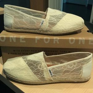 White Lace Toms