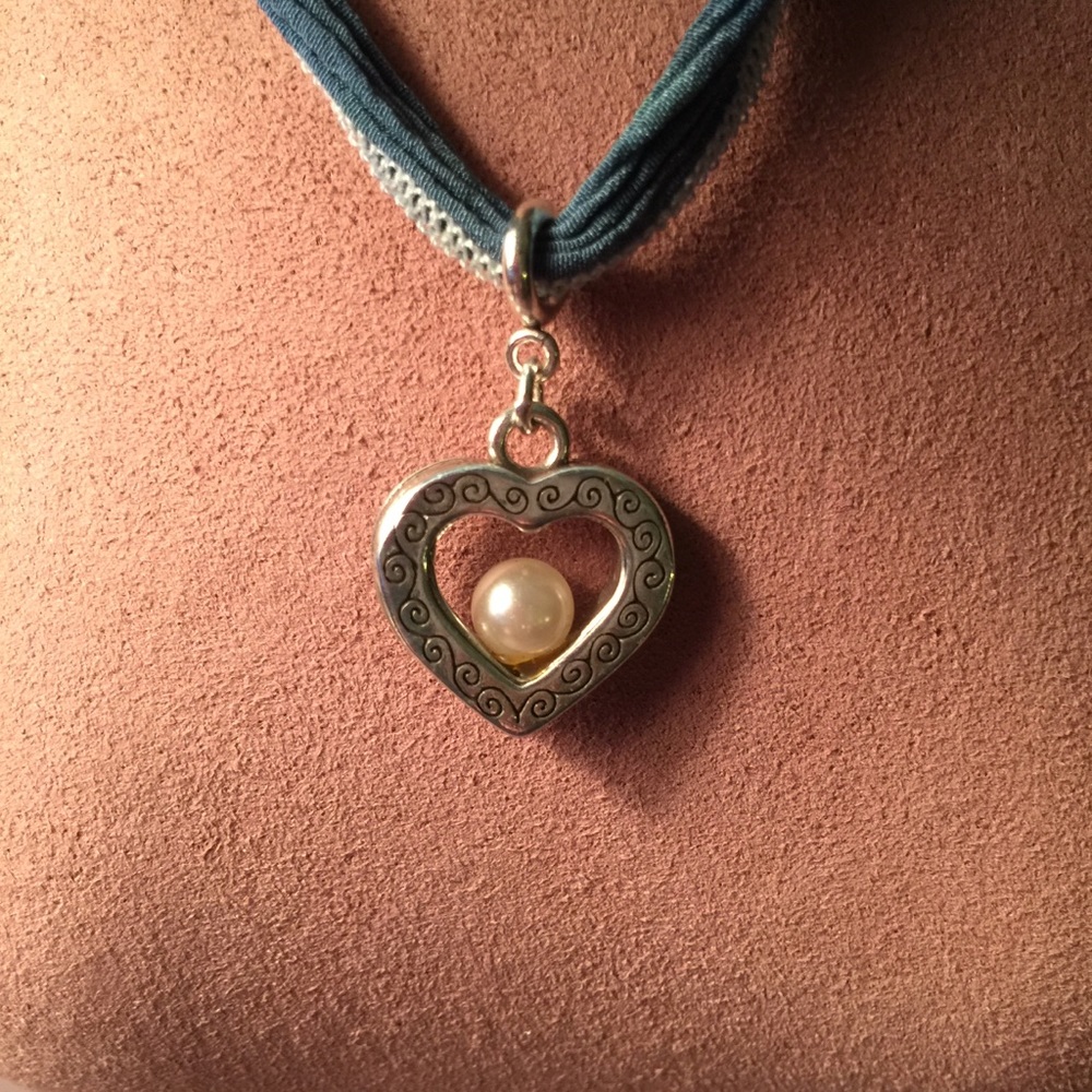Brighton silk necklace with pearl & engraved heart