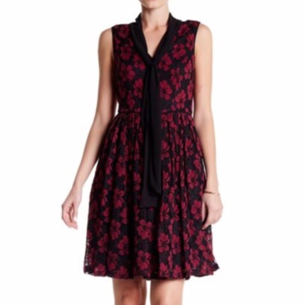 NWT $140 Adrianna Papell Lace Floral Dress Size 6