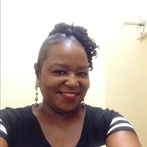 Meet your Posher, Carolyn