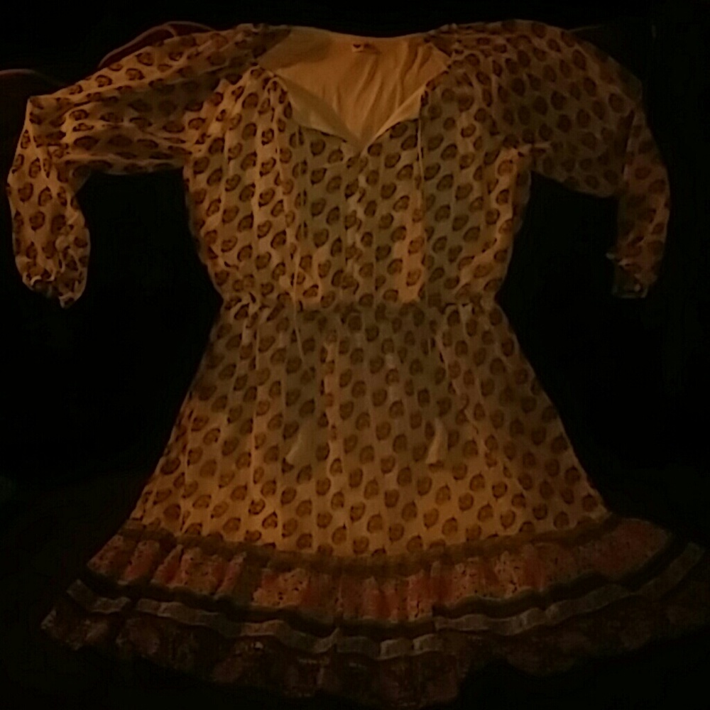 Lovely long sleveed dress