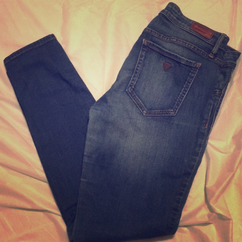 GUESS JEANS