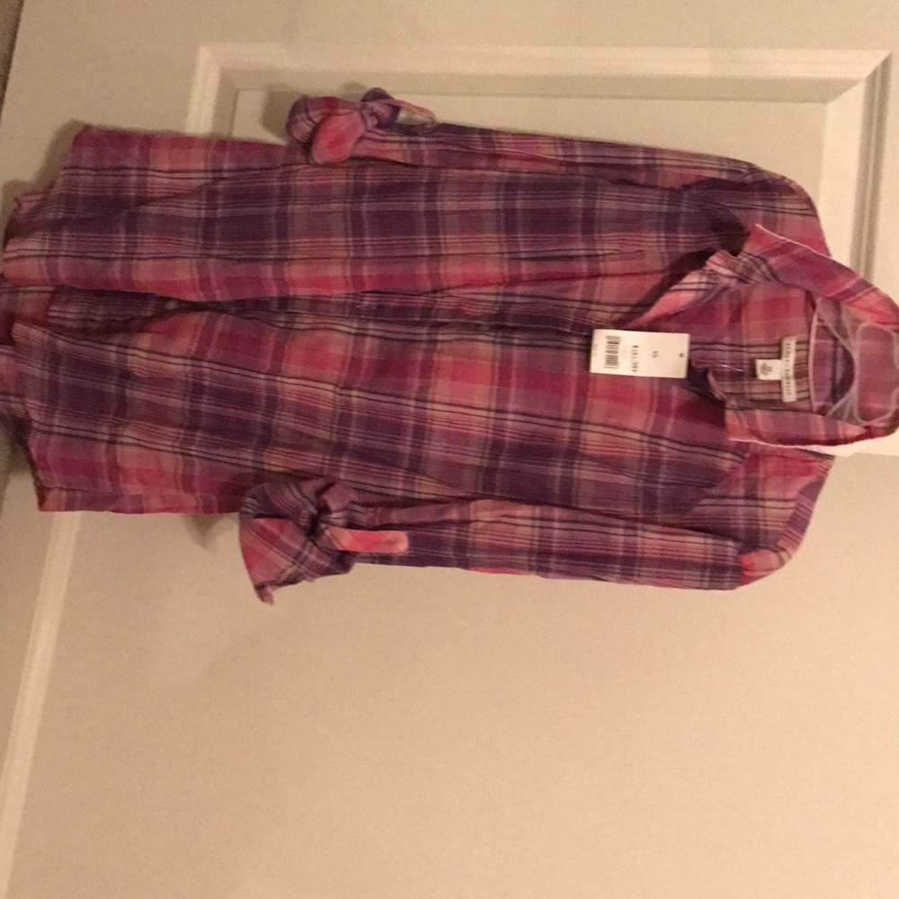 Button down - Picture 1 of 1