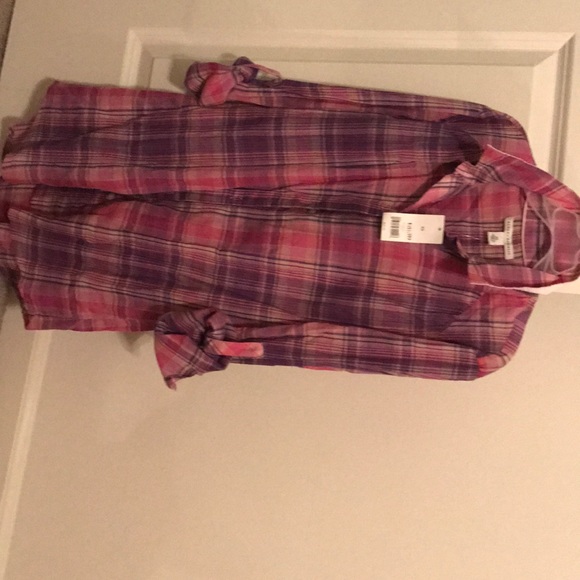 Button down - Picture 1 of 1