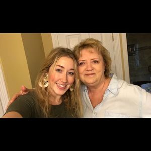 Meet your Posher, Cecelia