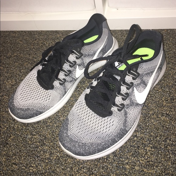 Nike free runs - Picture 1 of 4