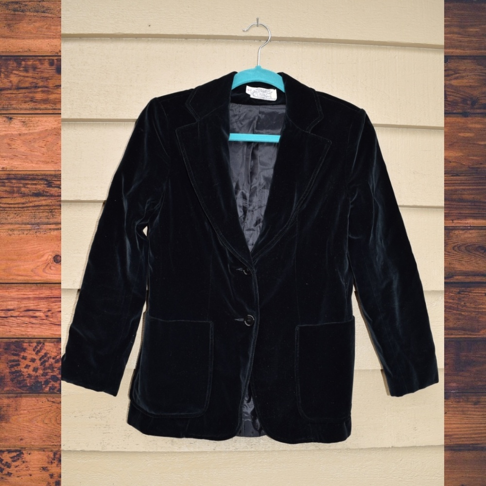 VINTAGE VELVET BLAZER